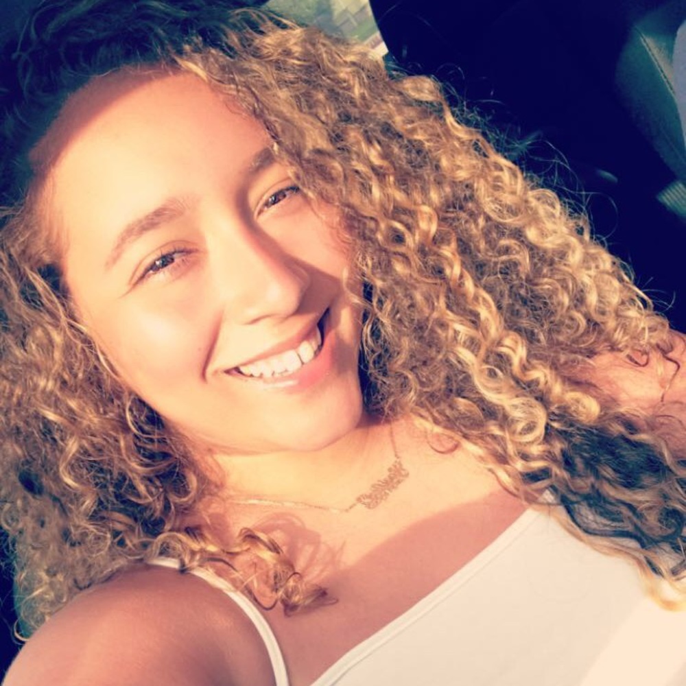 Meet your Posher, Cecilia